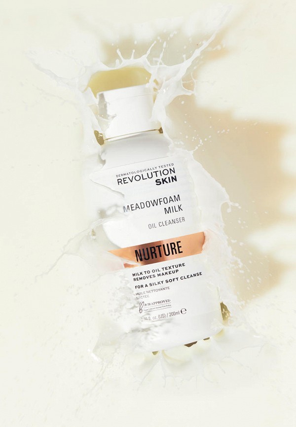 фото Молочко для снятия макияжа revolution skincare