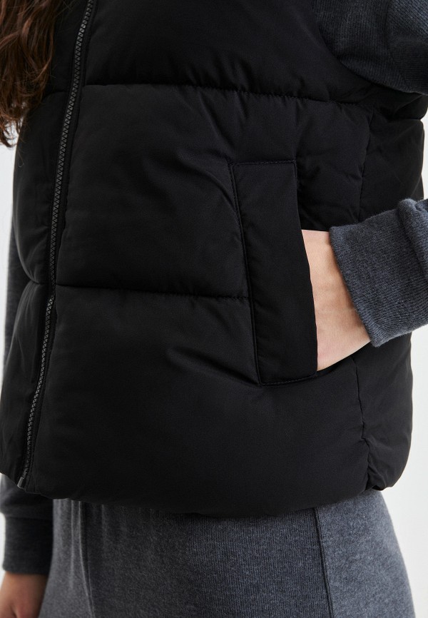 фото Жилет утепленный zarina