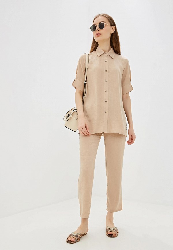 Костюм  - бежевый цвет