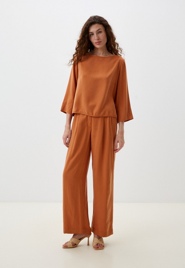 Костюм Anis 19300₽