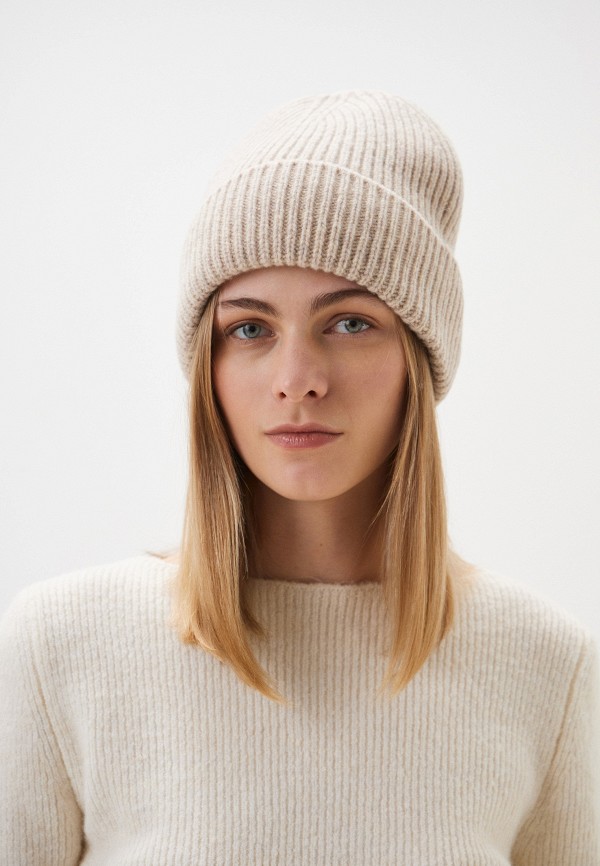 фото Шапка to be one