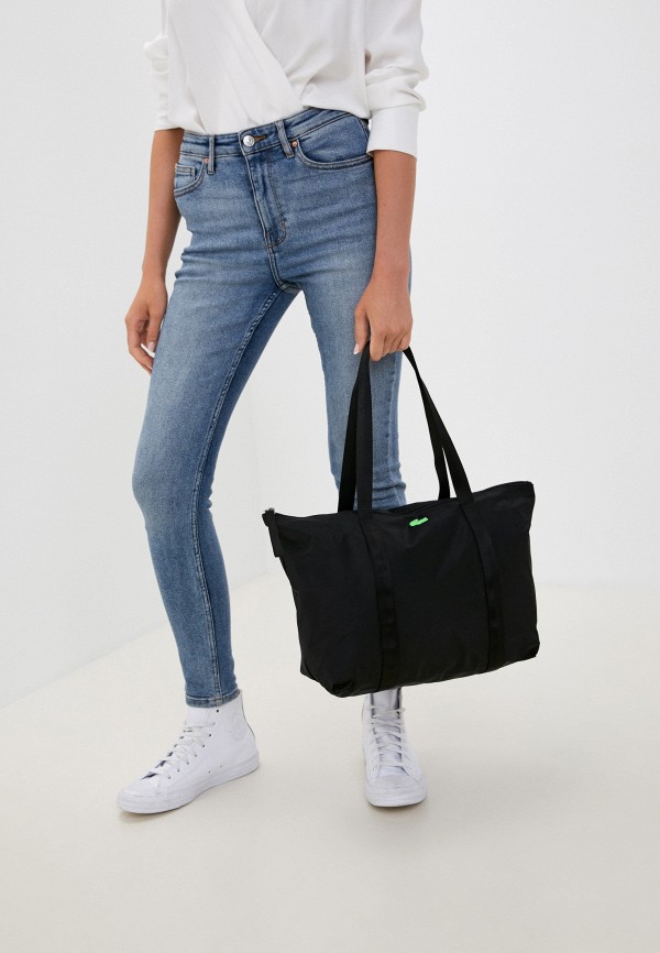 фото Сумка и косметичка lacoste