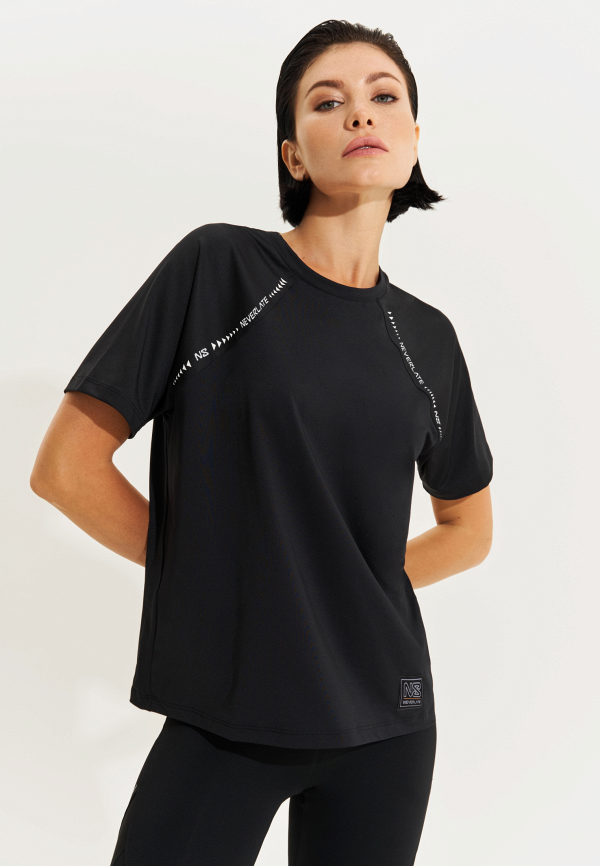 Футболка Neverlate 2690₽