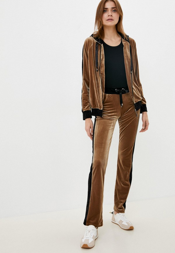 Костюм спортивный Vestiri 9600₽