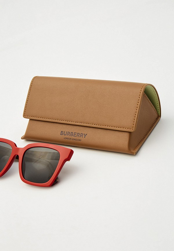 фото Очки солнцезащитные burberry