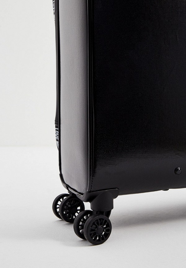 фото Чемодан love moschino