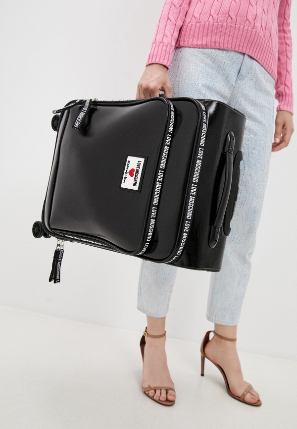 фото Чемодан love moschino