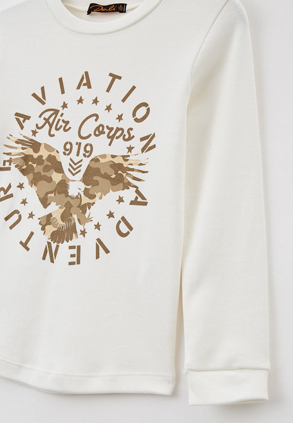 фото Куртка, лонгслив и джинсы dali