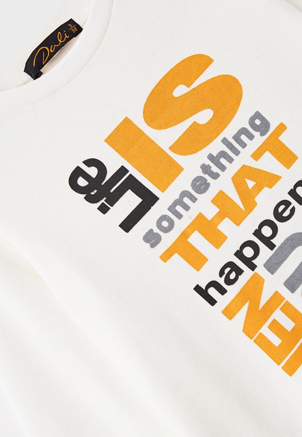 фото Куртка, лонгслив и джинсы dali