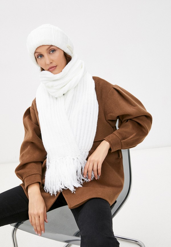 фото Шапка, шарф и заколка trendyangel