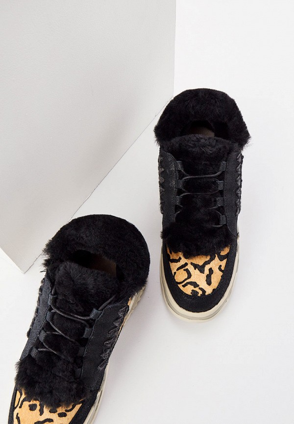 фото Кроссовки mou