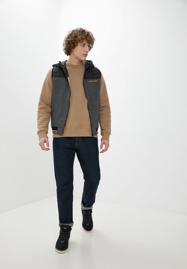 Жилет утепленный Jack & Jones серый 12202494 RTLABC198202