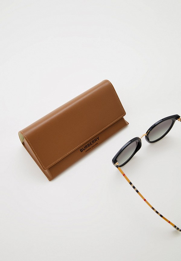 фото Очки солнцезащитные burberry