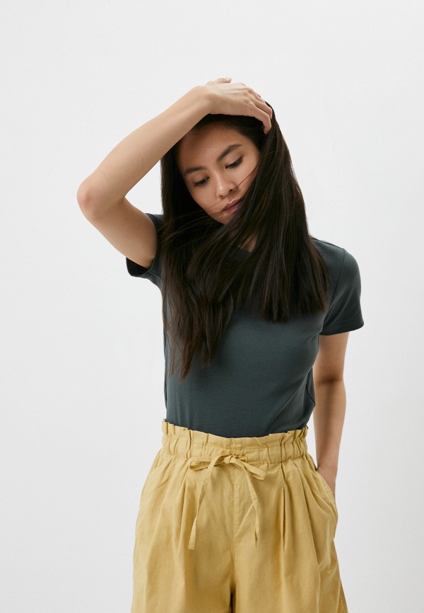 Футболка  UNIQLO
