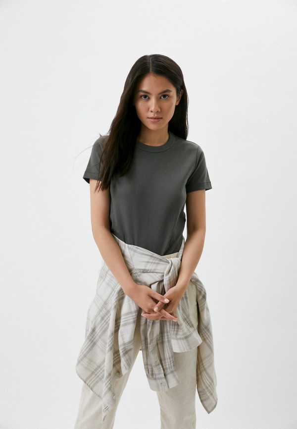 Футболка  UNIQLO