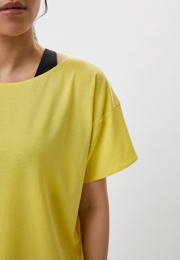 Футболка  UNIQLO фото