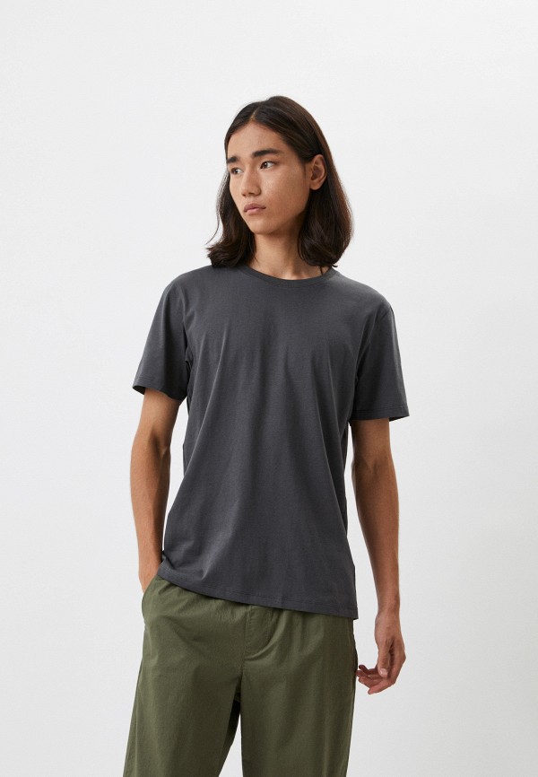 Футболка  UNIQLO