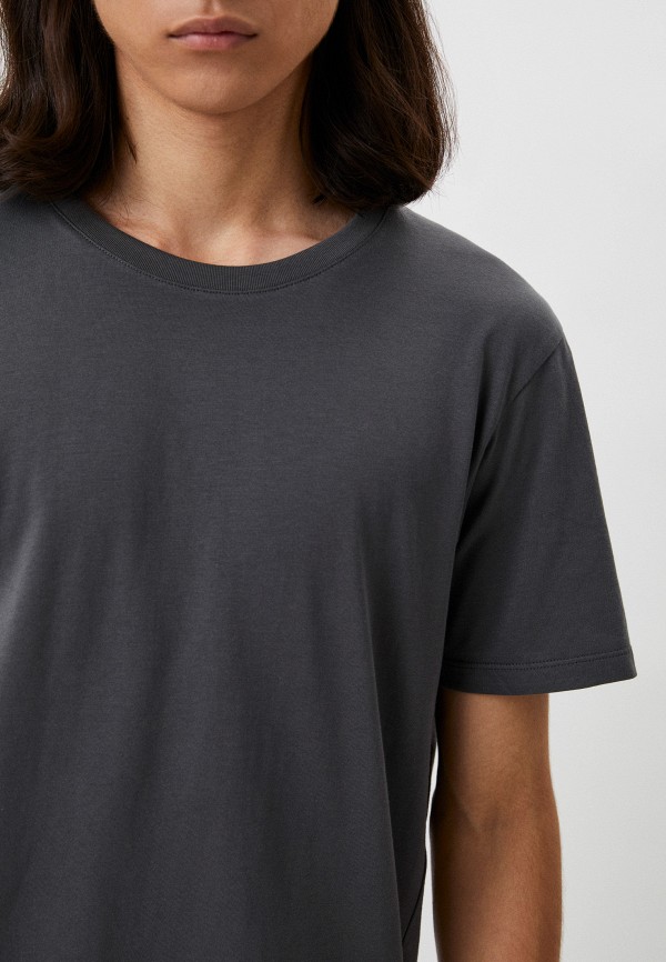Футболка  UNIQLO фото