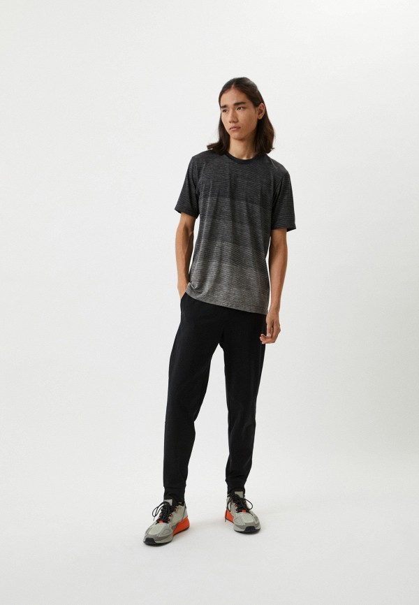 Футболка  UNIQLO фото