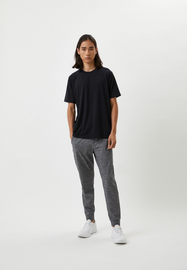 Футболка  UNIQLO фото