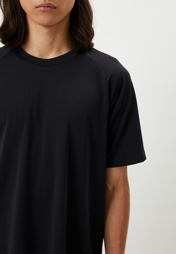 Футболка  UNIQLO фото
