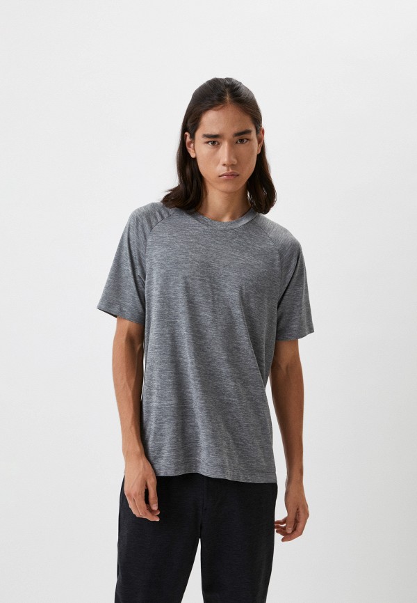 Футболка  UNIQLO