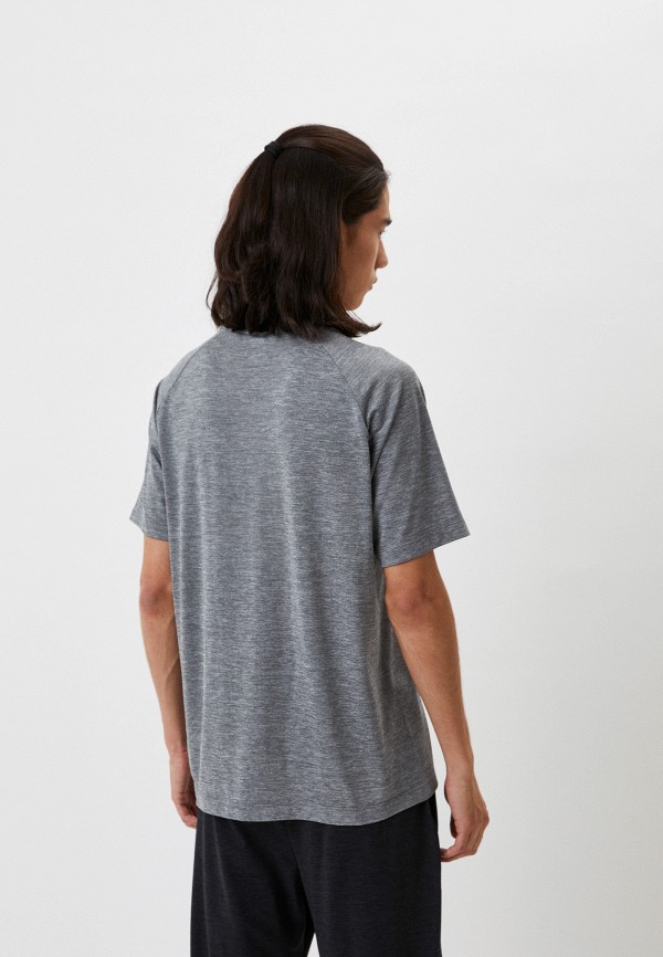 Футболка  UNIQLO фото