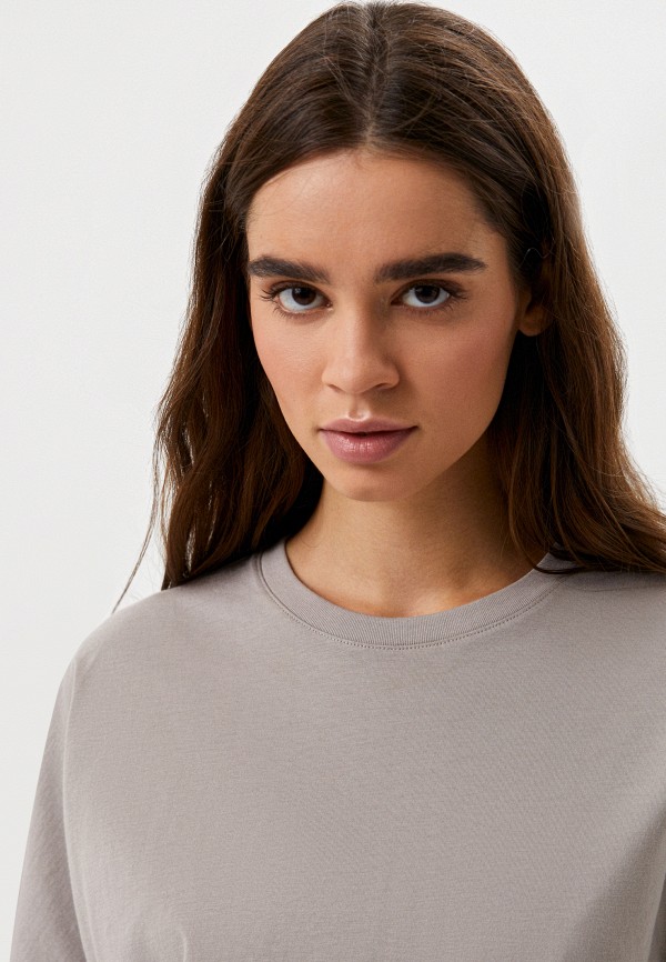 Футболка  UNIQLO фото
