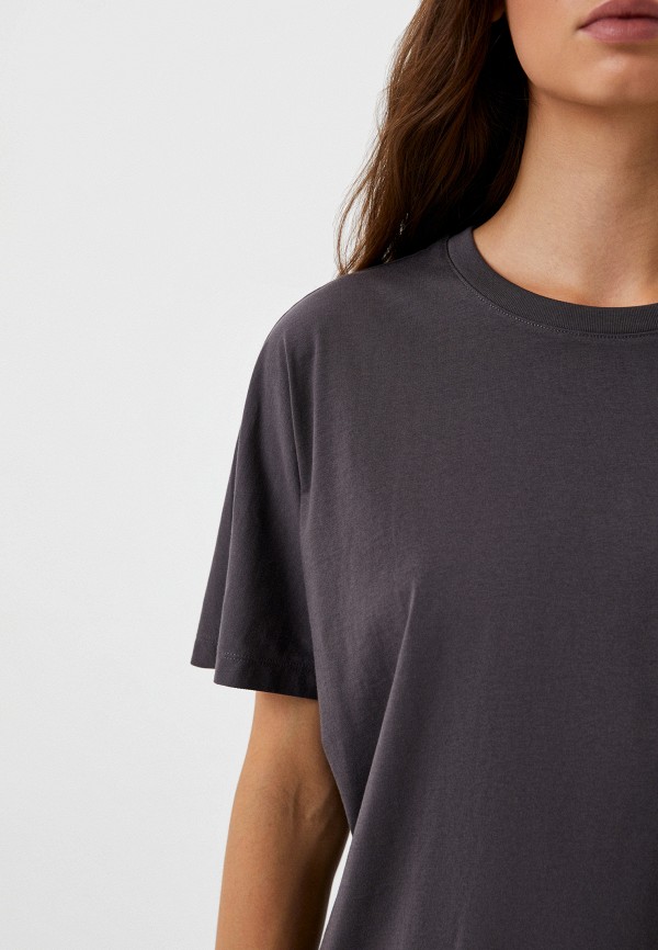Футболка  UNIQLO фото