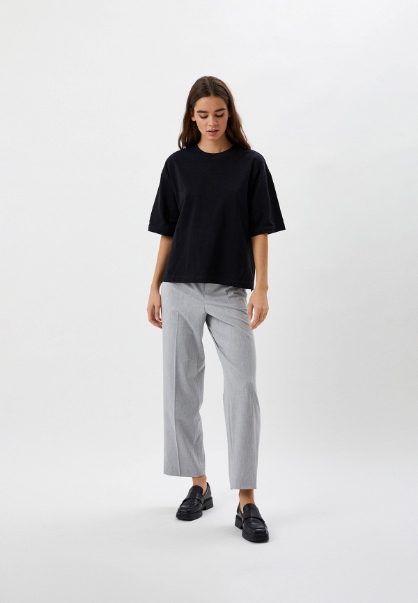 Футболка  UNIQLO фото