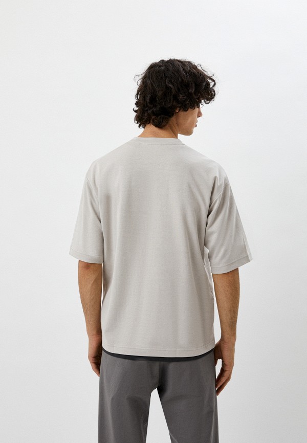 Футболка  UNIQLO фото