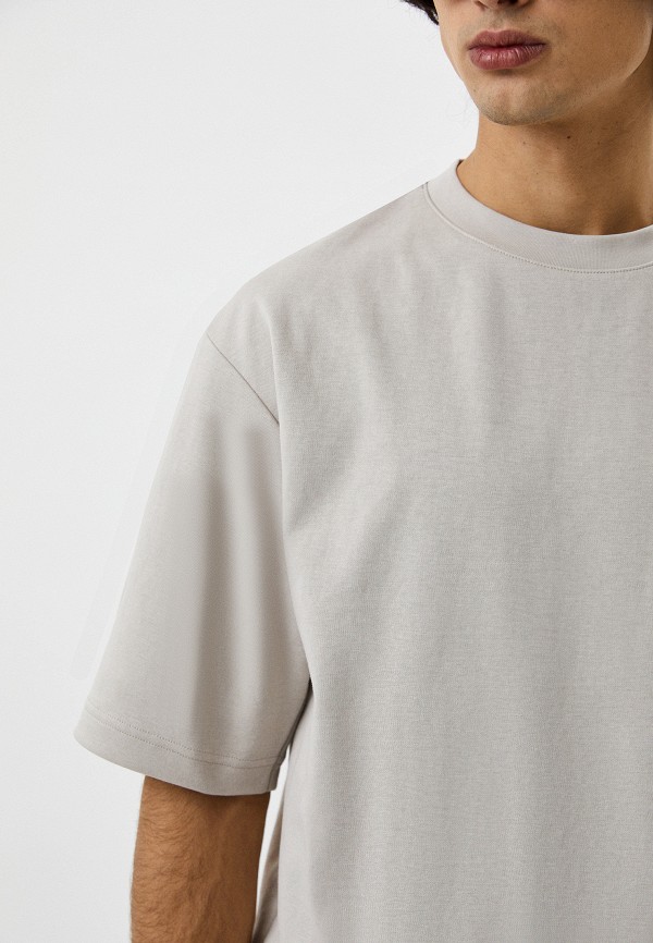 Футболка  UNIQLO фото