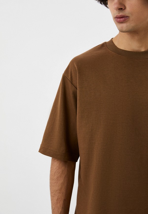 Футболка  UNIQLO фото