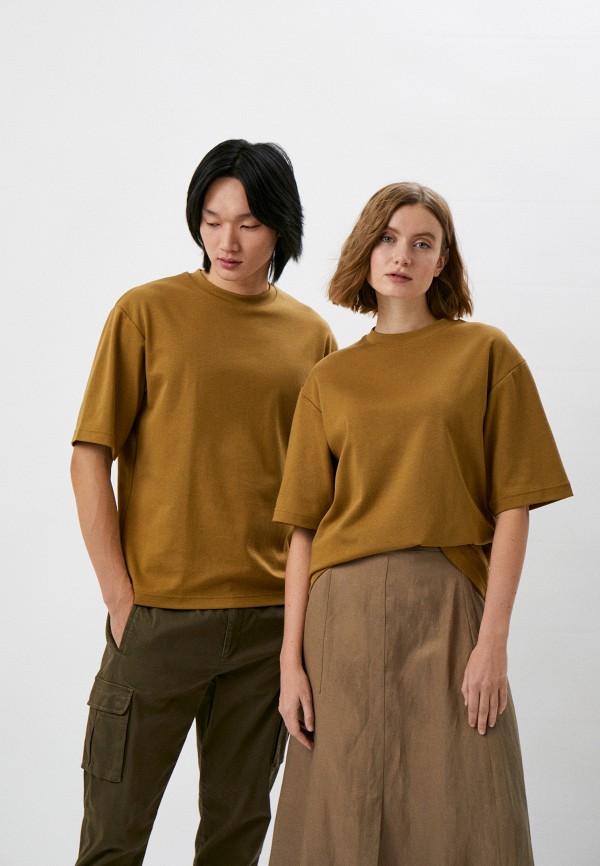 Футболка  UNIQLO