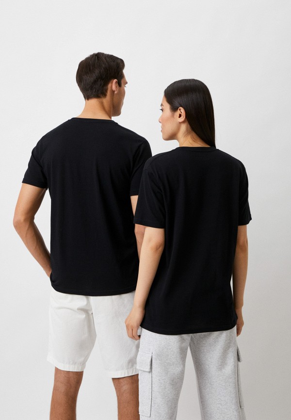 Футболка  UNIQLO фото