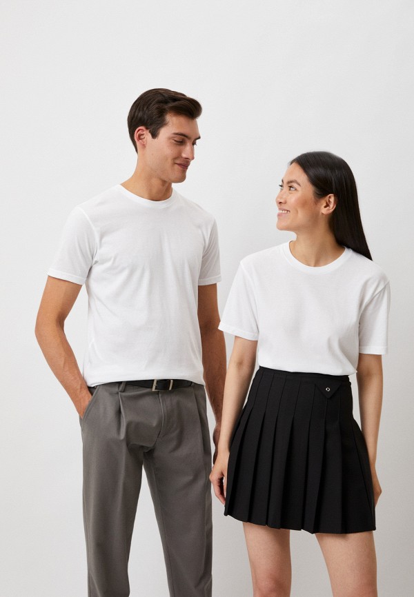 Футболка  UNIQLO