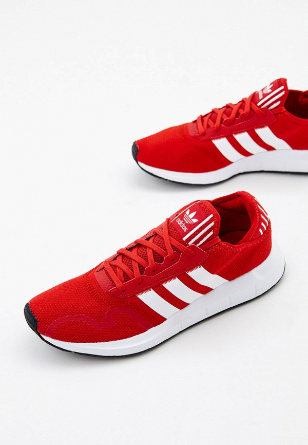 Кроссовки  adidas фото