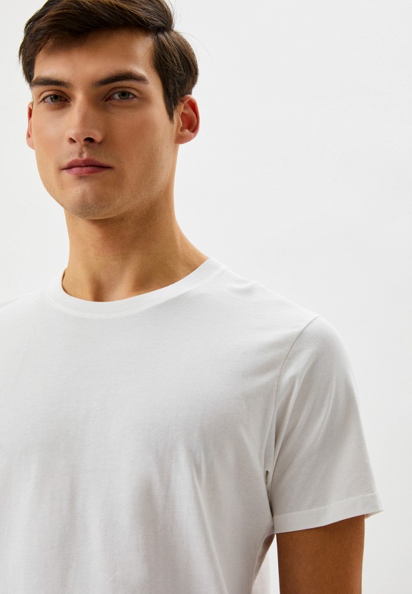 Футболка  UNIQLO фото