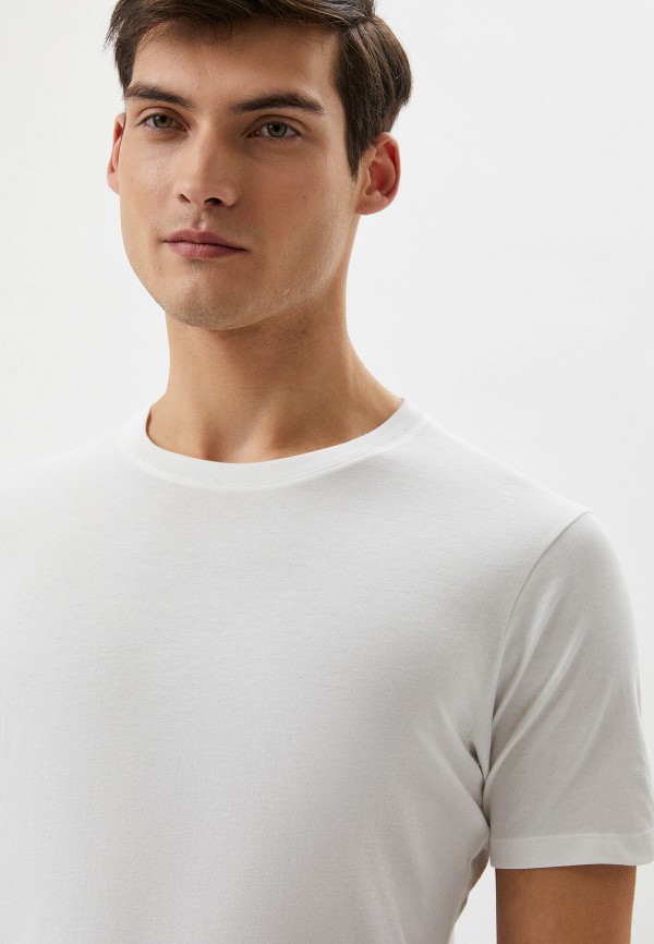 Футболка  UNIQLO фото