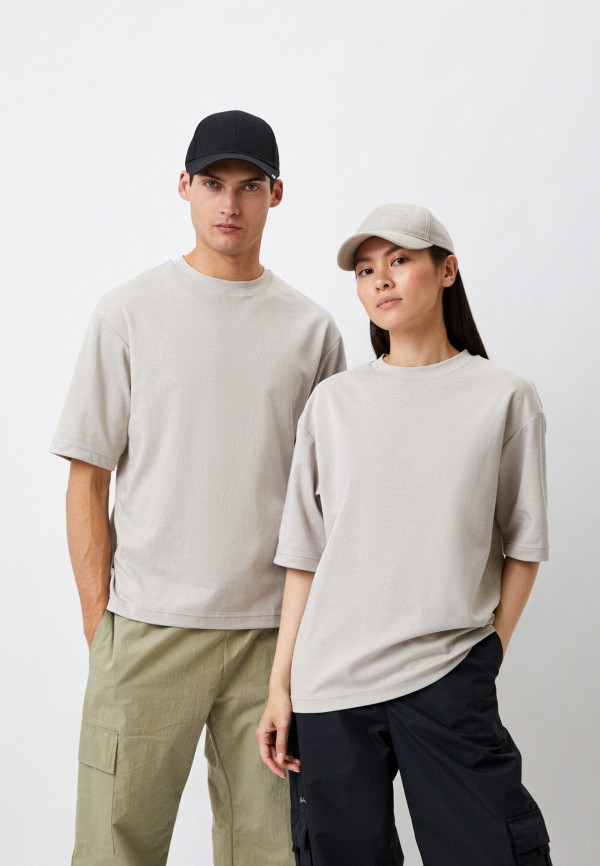 Футболка  UNIQLO
