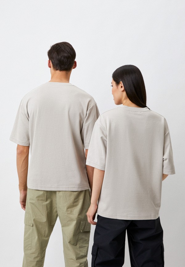 Футболка  UNIQLO фото