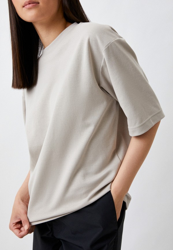 Футболка  UNIQLO фото