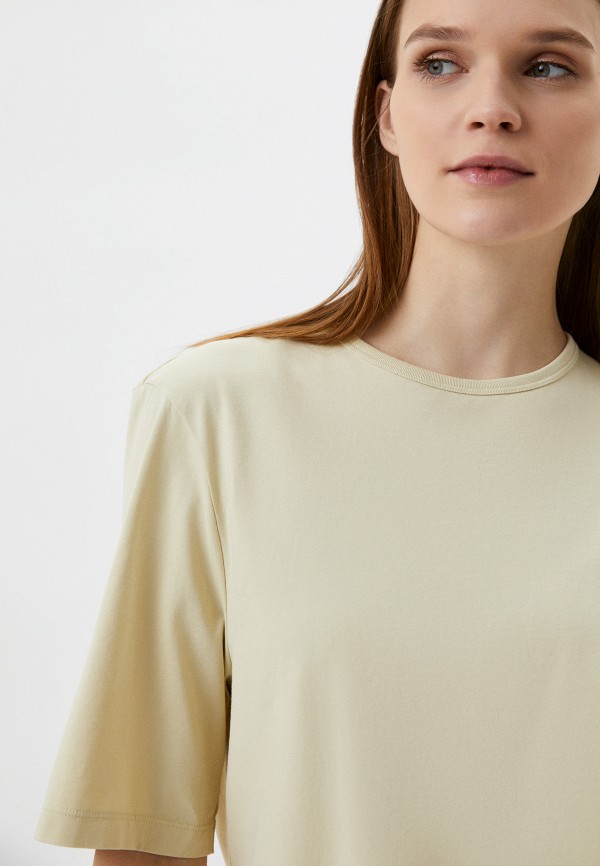 Футболка  UNIQLO фото