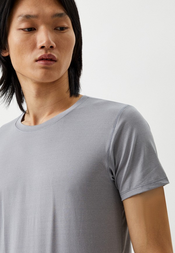 фото Футболка спортивная uniqlo