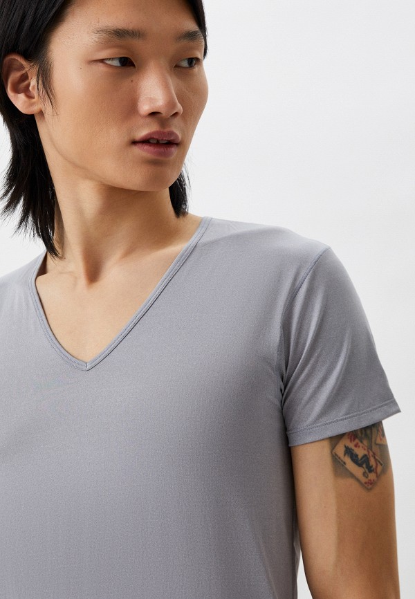 фото Футболка спортивная uniqlo