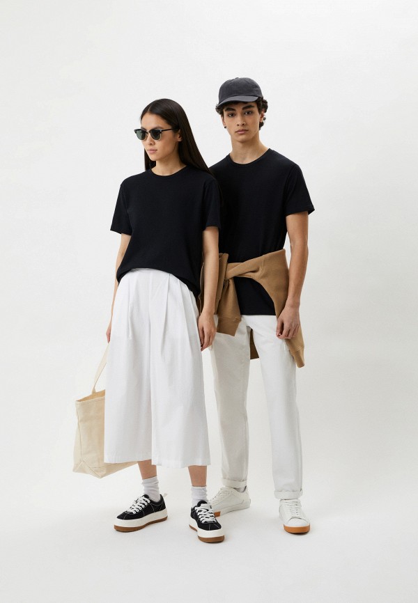 Футболка  UNIQLO фото