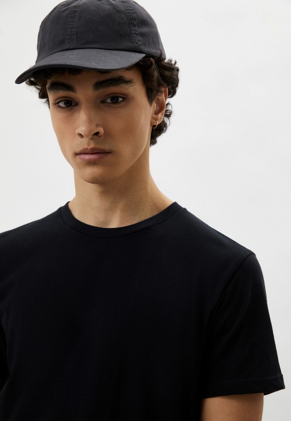 Футболка  UNIQLO фото