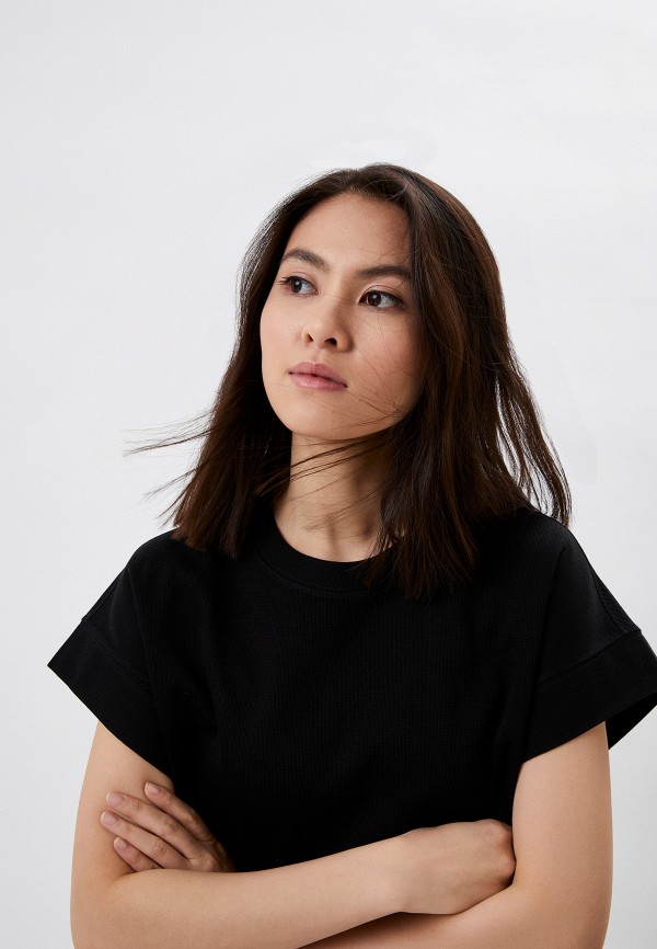 Футболка  UNIQLO фото