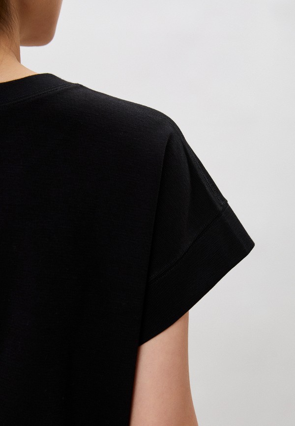 Футболка  UNIQLO фото