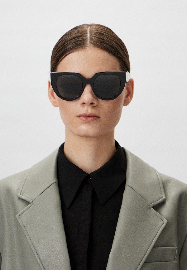 фото Очки солнцезащитные prada